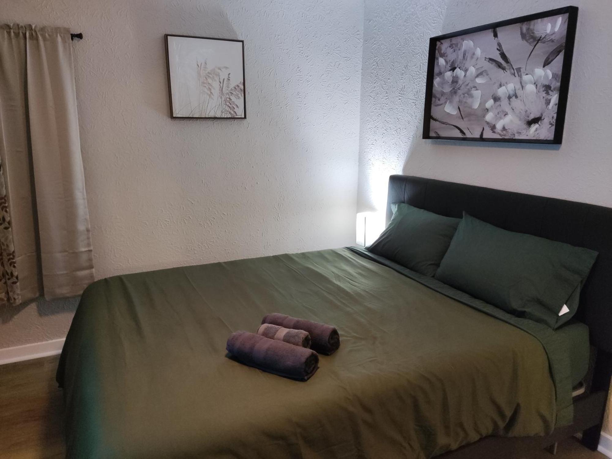 Tranquil Oasis - Private Rooms -Near Downtown อินเดียนาโพลิส ภายนอก รูปภาพ